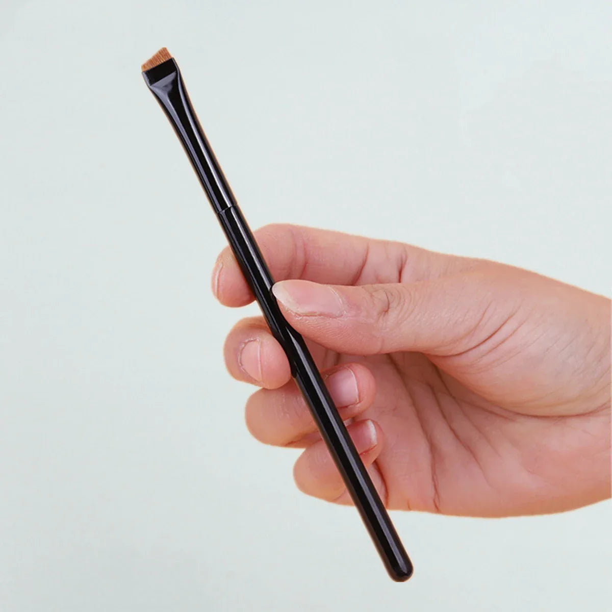LOYBJ Blade Makeup Brushes for Precision Beauty
