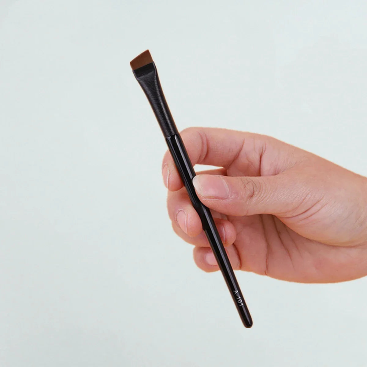 LOYBJ Blade Makeup Brushes for Precision Beauty