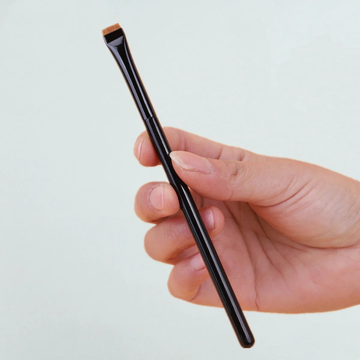 LOYBJ Blade Makeup Brushes for Precision Beauty