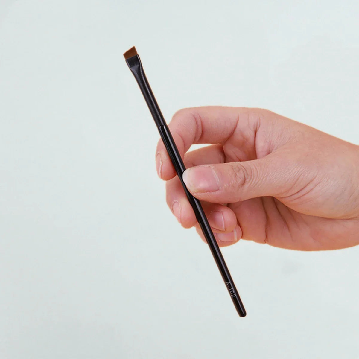 LOYBJ Blade Makeup Brushes for Precision Beauty