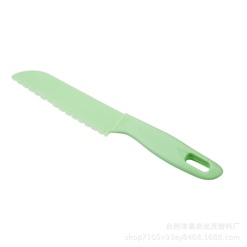 Sawtooth Cutter Plastic Fruit Knife for Safe Kids' Cooking