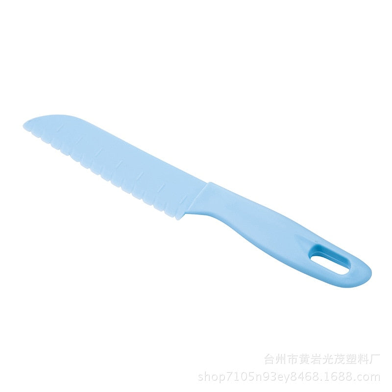 Sawtooth Cutter Plastic Fruit Knife for Safe Kids' Cooking