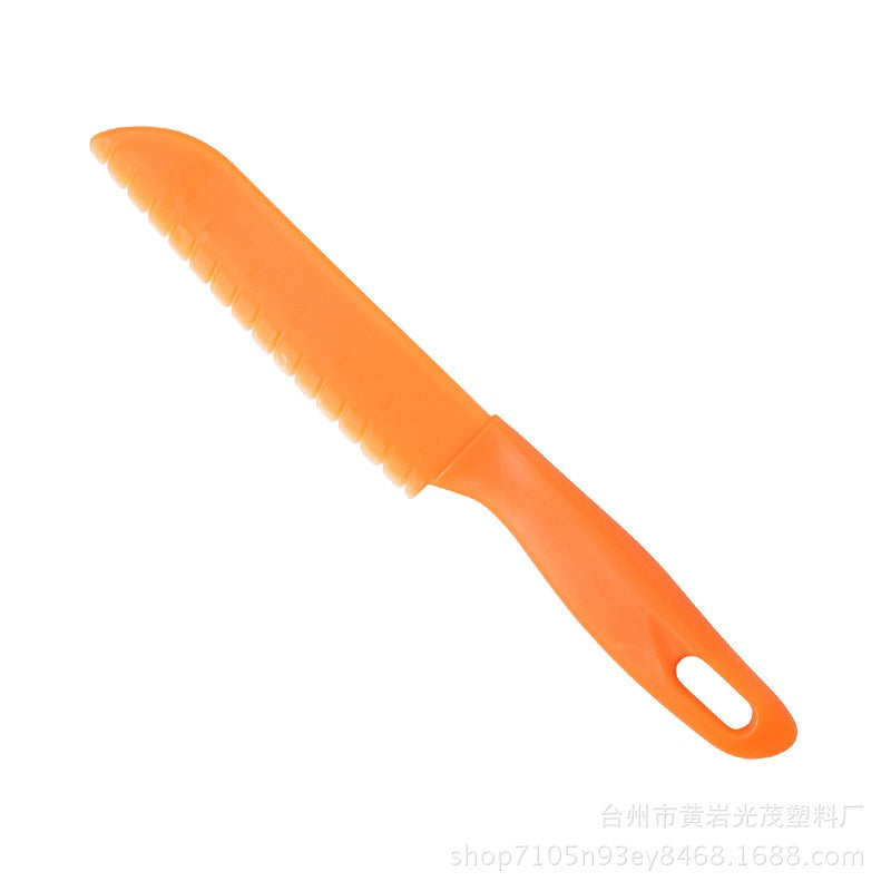 Sawtooth Cutter Plastic Fruit Knife for Safe Kids' Cooking